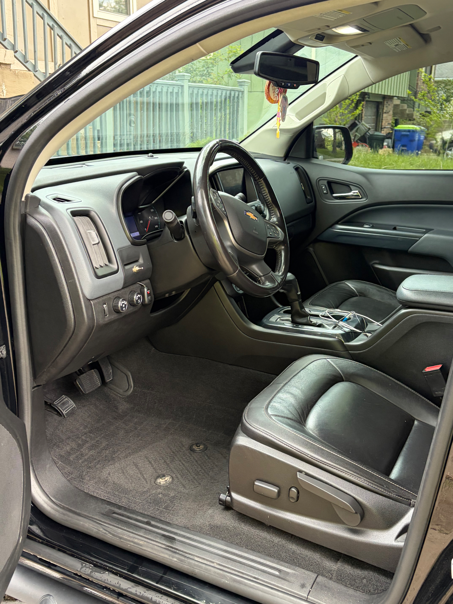 Clean leather interior and carpet on a Chevy Colorado